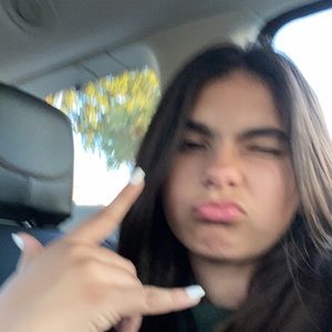 Meet your Posher, Daniella